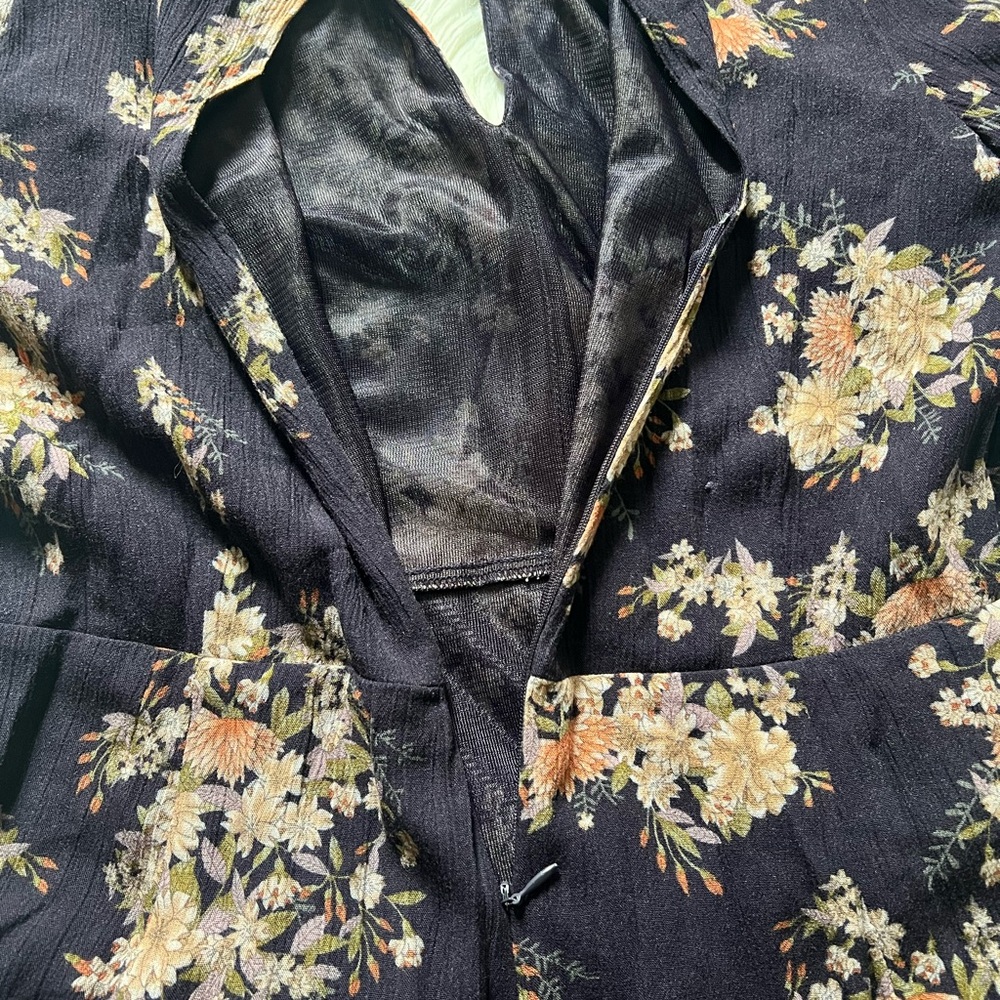Astr the Label Floral Print Long Sleeve Romper - Picture 10 of 10